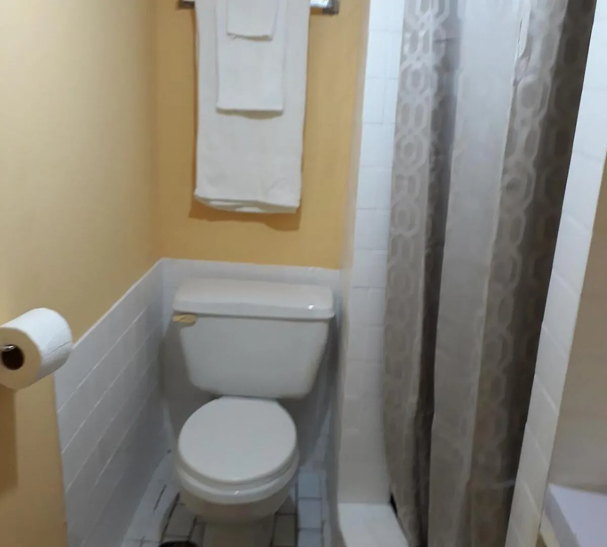 Palm Circle Family Home Apt 2 With Parking And Wifi Montego Bay Apartment